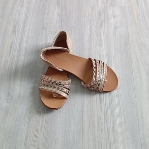 NWOT tan suede Andiamo sandals size 11